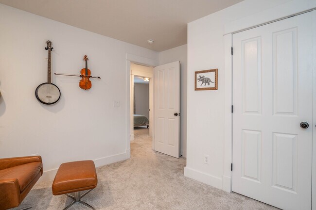 Building Photo - 2218 Gallatin Green Blvd