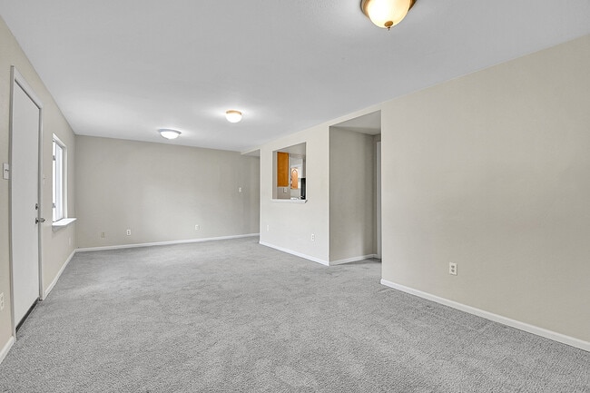 Building Photo - 836 Sleepy Hollow Dr
