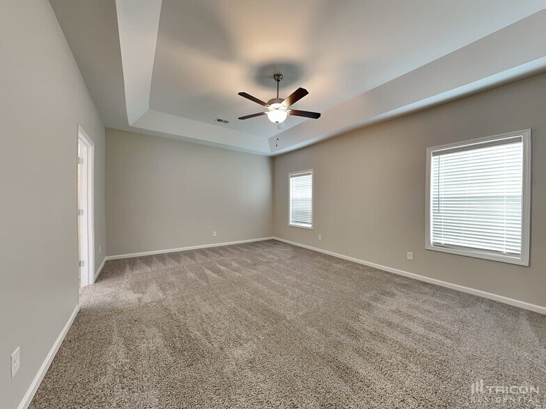 Building Photo - 824 Ellyson Dr