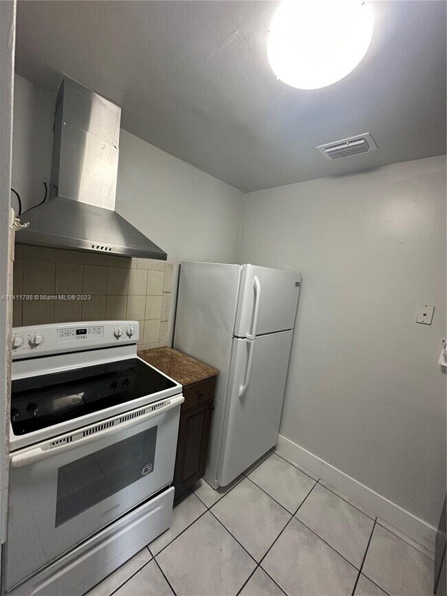 Building Photo - 13125 SW 18th Terrace