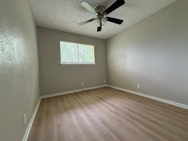 Building Photo - 12310 Willow Wild Dr