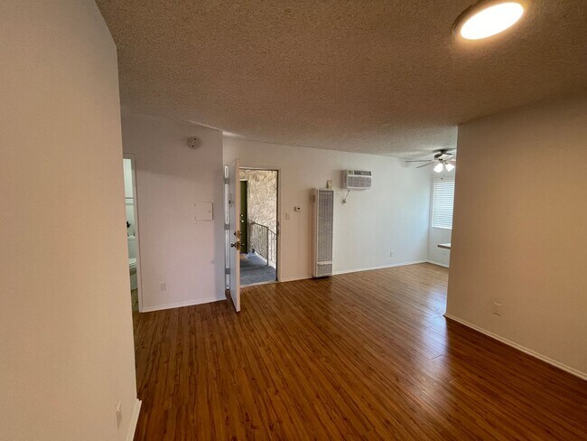 Interior Photo - 6736 Cleon Ave