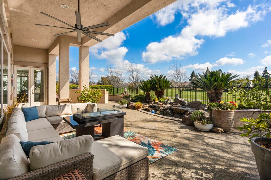 Backyard - 841 Northfield Ln