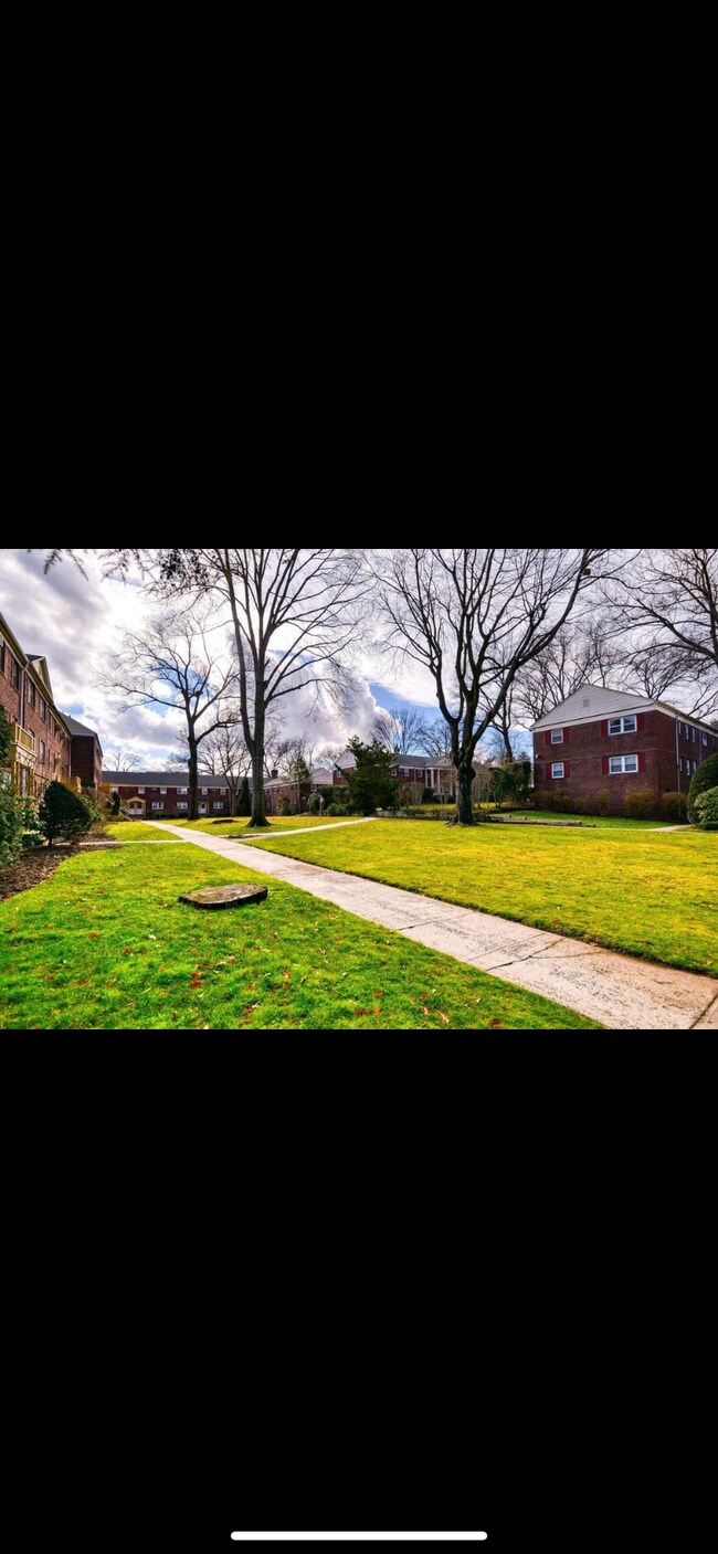 Building Photo - 500 S Center St