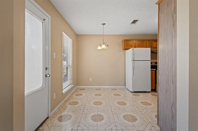 Building Photo - 6003 Flyers Ln