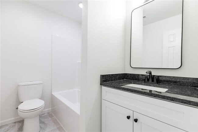 Building Photo - 1802 S 14th Pl