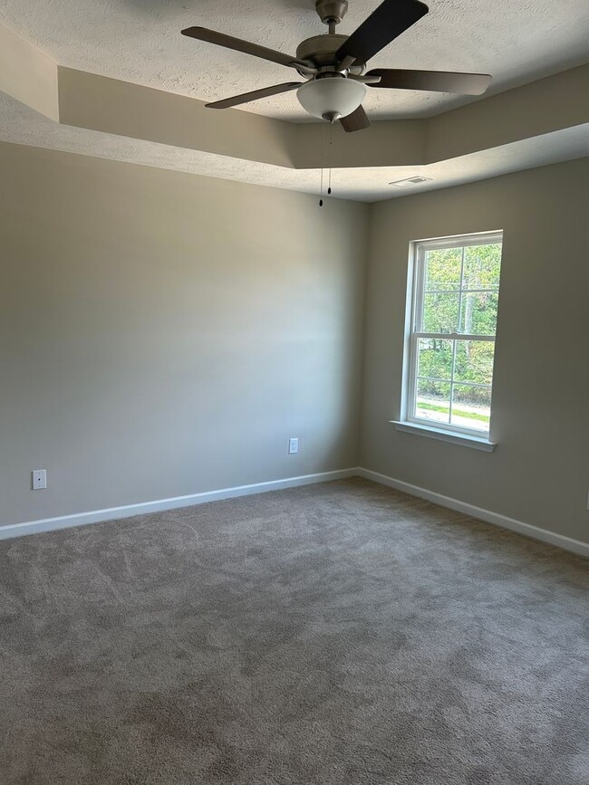 Building Photo - Brand new home!