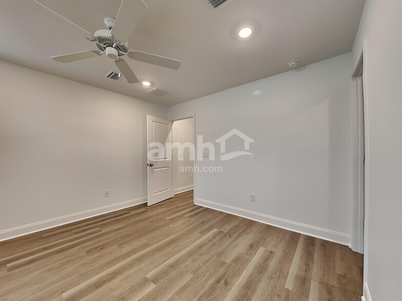 Building Photo - 168 Portside Pk Dr