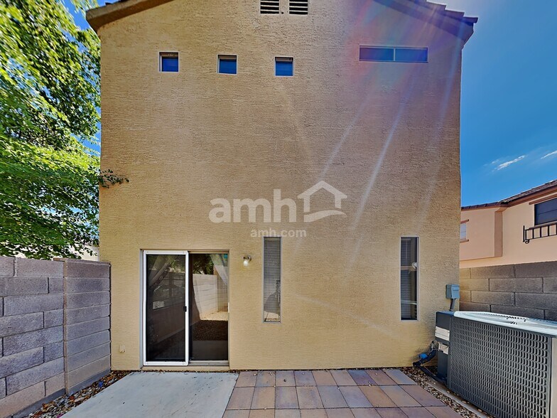 Building Photo - 3040 W Los Gatos Dr
