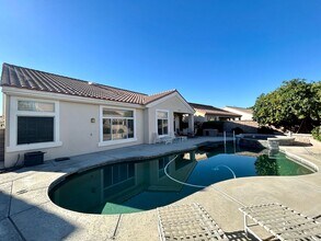 Building Photo - COMING SOON! 2 Bedroom 2 Bathroom + Den Ho...