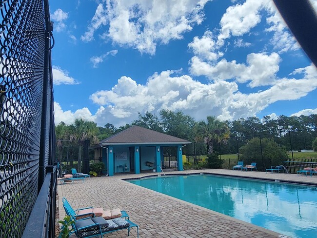 Building Photo - 2/2 Second Floor Condo in Willow Ridge