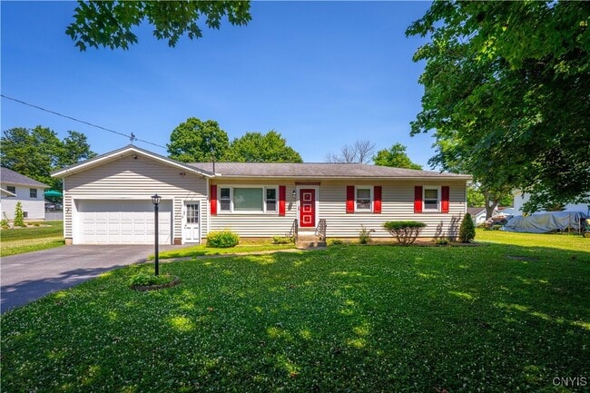 Building Photo - 8686 Maple Ln