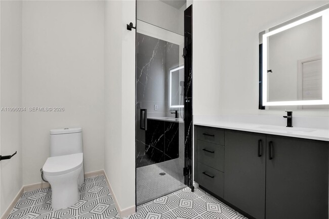 Building Photo - 4220 Laguna St