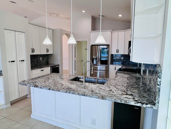Building Photo - 9360 Cove Point Cir