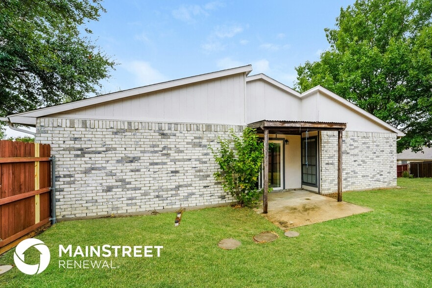 Building Photo - 4248 Driscoll Dr