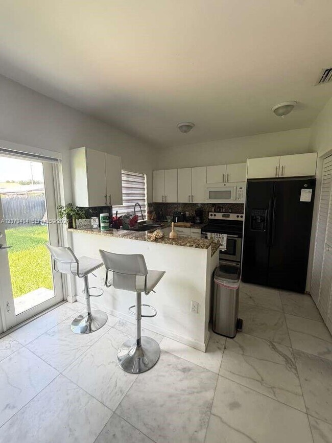 Building Photo - 8880 SW 25th St