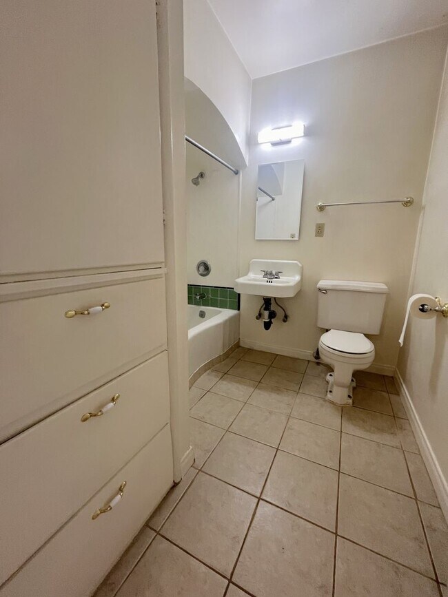 Building Photo - 11414 Loma Vista Dr