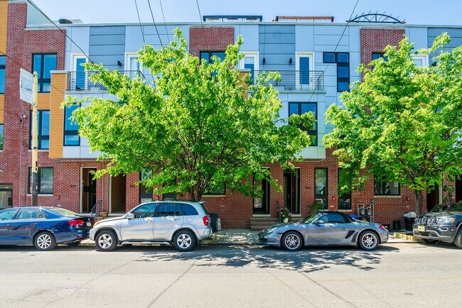 Building Photo - Two Bed Fishtown Townhouse