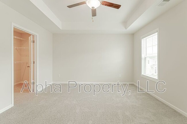 Building Photo - 102 Sweet Almond Ct