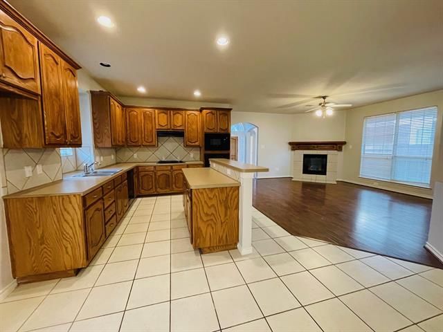 Building Photo - 5929 Desperado Dr