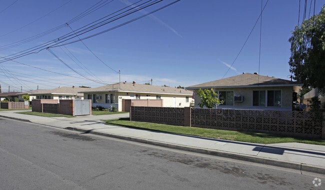8626 - 8650 Watson St - 8626-8650 Watson St