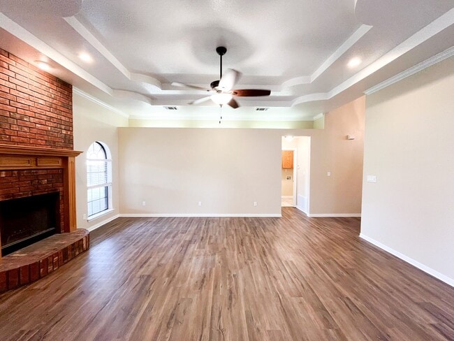 Building Photo - Available NOW!!!! You must see this is a Fabulous Home. 4 bedrooms, office, 2 bath, 2 car garage ...