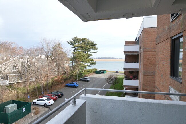 Building Photo - 1460 Elm St