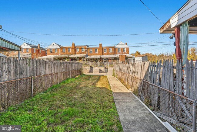 Building Photo - 7532 Rabon Ave