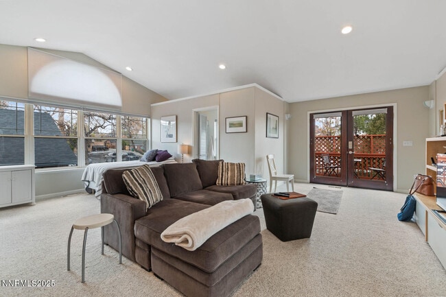 Building Photo - 543 California Ave