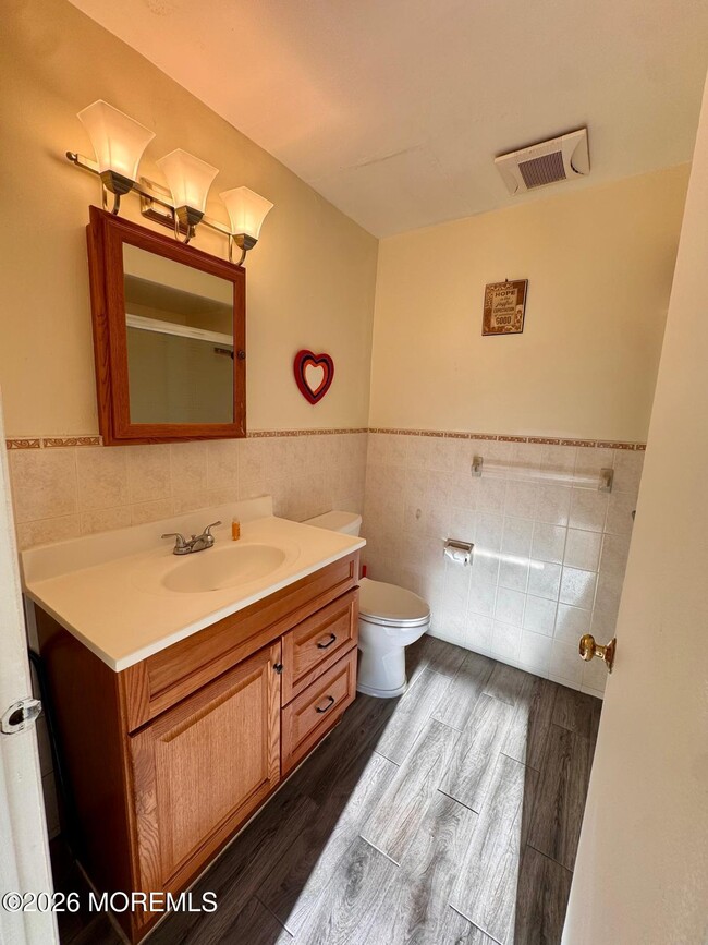 Building Photo - 1202 Green Hollow Dr