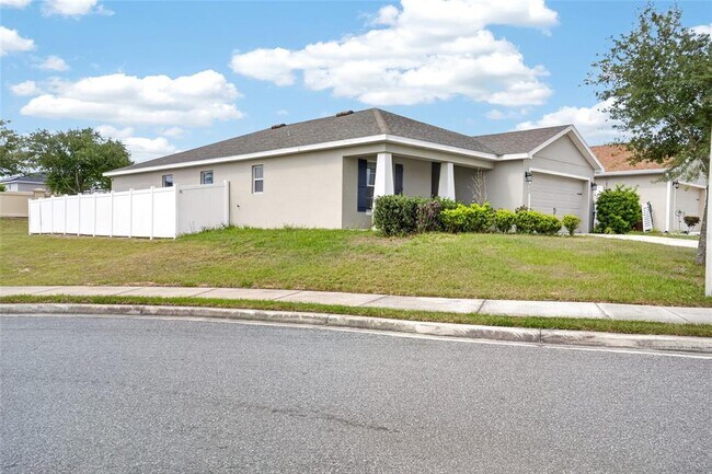 Building Photo - 522 Pentas Ln