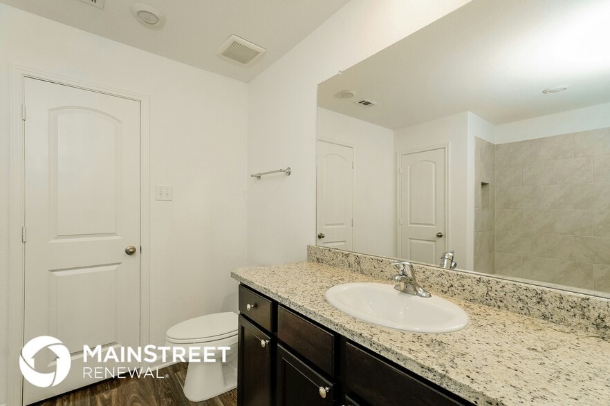 Building Photo - 4171 River Legacy