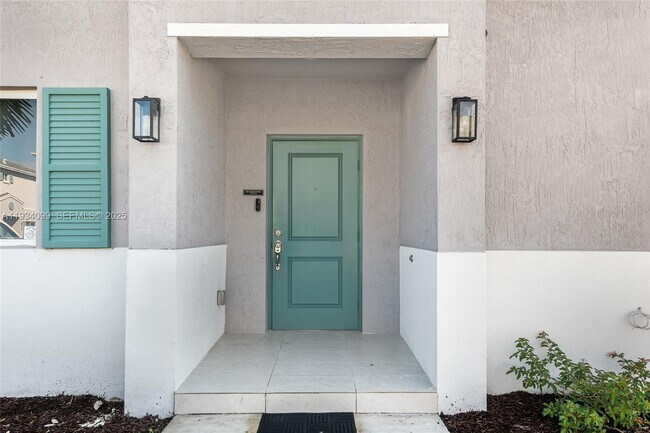 Building Photo - 1270 NW 3rd Ln