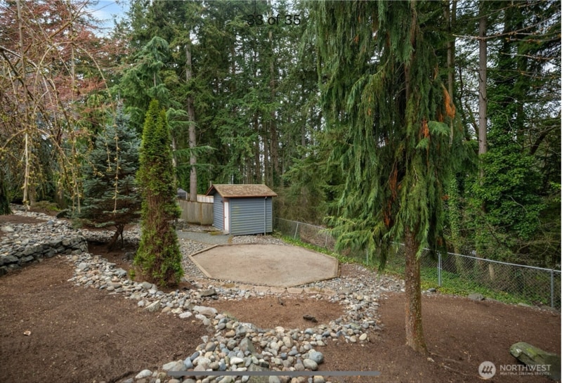 Building Photo - 3 bedrooms For Rent