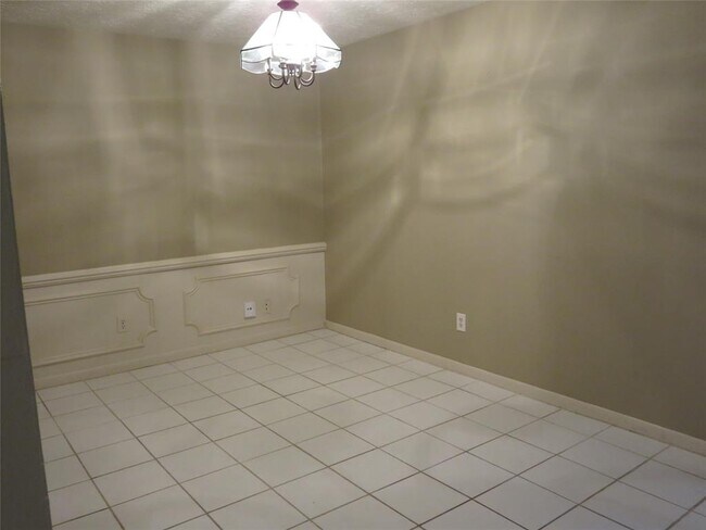 Building Photo - 15715 Gilbertyn Dr