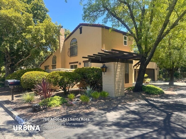 Building Photo - Newly Renovated 3 Bedroom Home with Community Pool and Two-Car Garage
