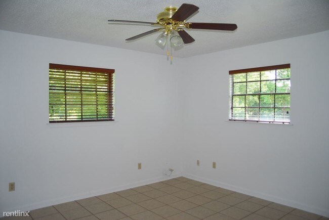 Building Photo - 3 br, 2 bath House - 2322 Norris Cir