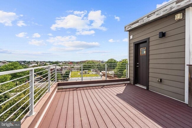Building Photo - 1112 Montello Ave NE