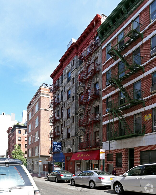Building Photo - 197 Hester St