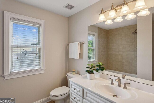 Building Photo - 1316 Egan Way