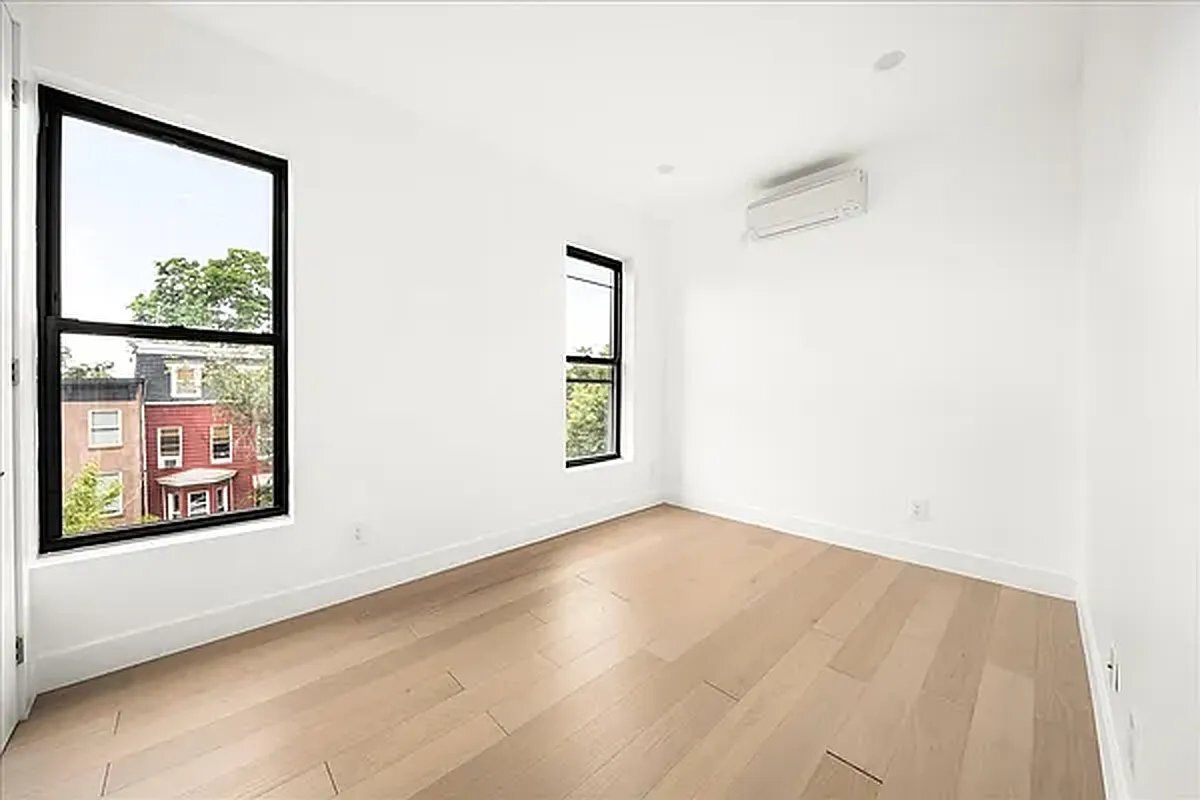 Building Photo - 411 11th St