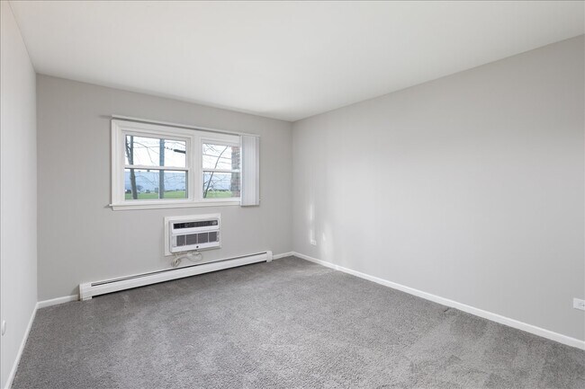 Building Photo - 5740 East Ave