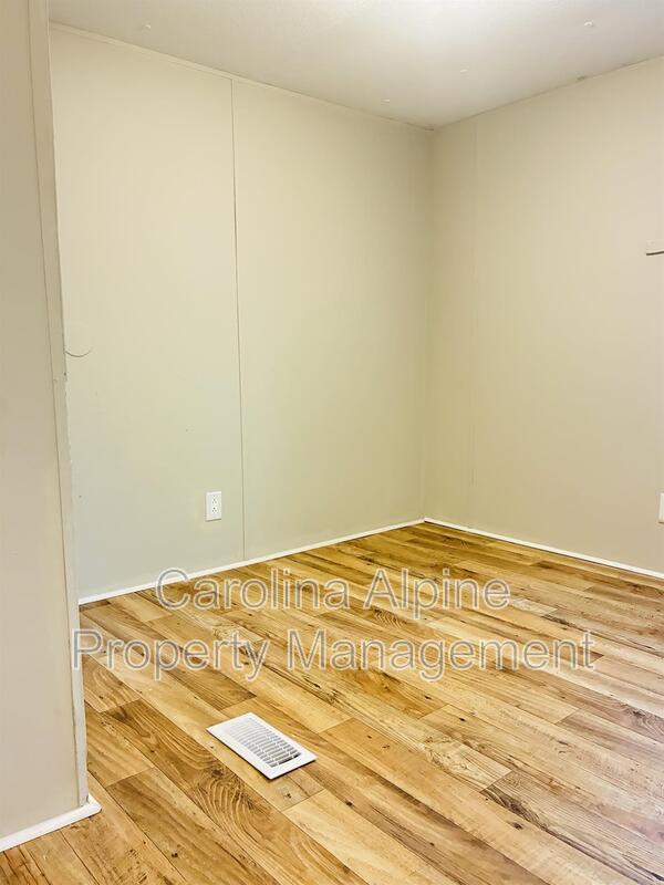 Building Photo - 143 Bluebird Ln