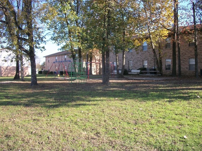 Building Photo - 203 E Watson St