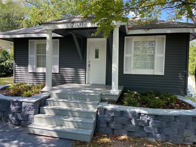 Building Photo - Single Family Home in Branson