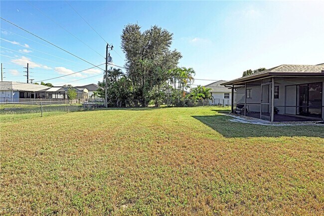 Building Photo - 629 SW Santa Barbara Pl