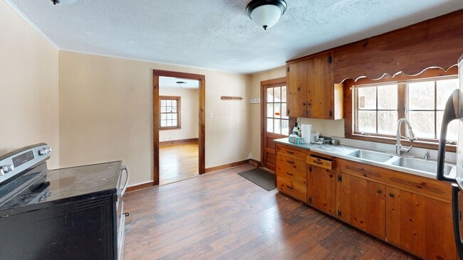 Building Photo - Cozy Two Story Home with Two Bathrooms.  ( CURRENTLY UNDER CONTRACT)