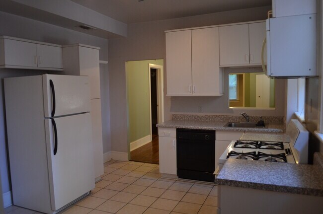 Building Photo - 1002 N Wolcott Ave