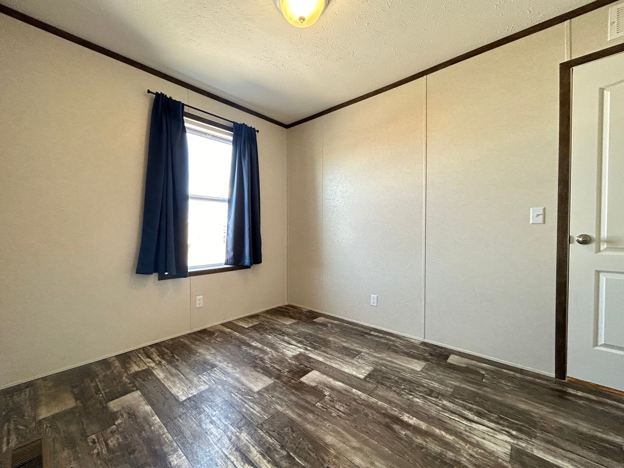 Building Photo - 18 Skeena St