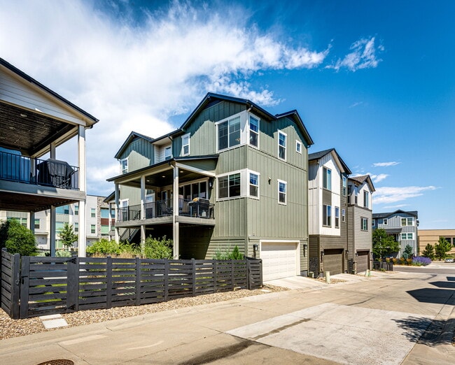 Building Photo - 8881 Southurst St